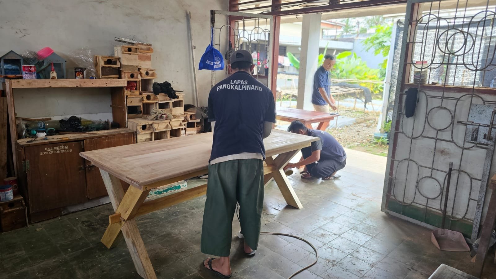 Yumin Kafe Kembali Pesan Meja Makan Karya Warga Binaan Lapas Pangkalpinang